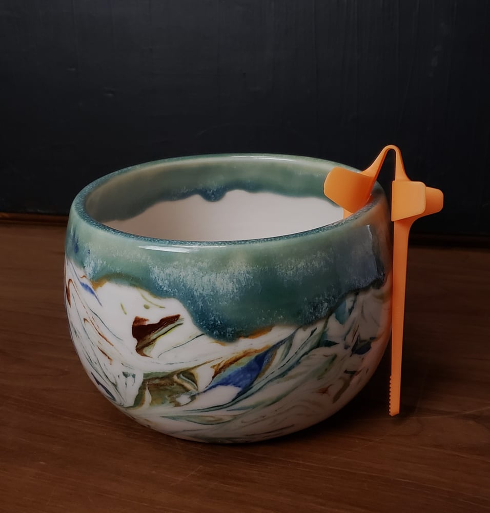 Image of 3 cup Marbled Snack Bowl with Snack Tongs 04202508