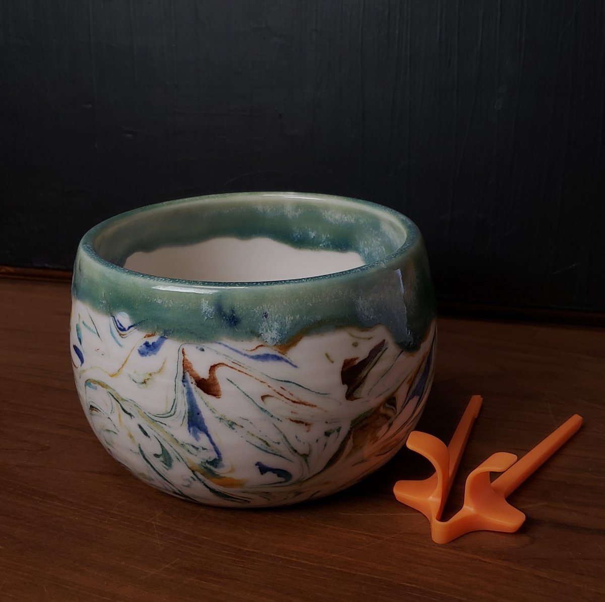 Image of 3 cup Marbled Snack Bowl with Snack Tongs 04202508