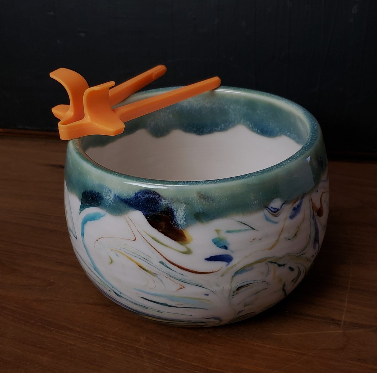 Image of 3 cup Marbled Snack Bowl with Snack Tongs 04202508
