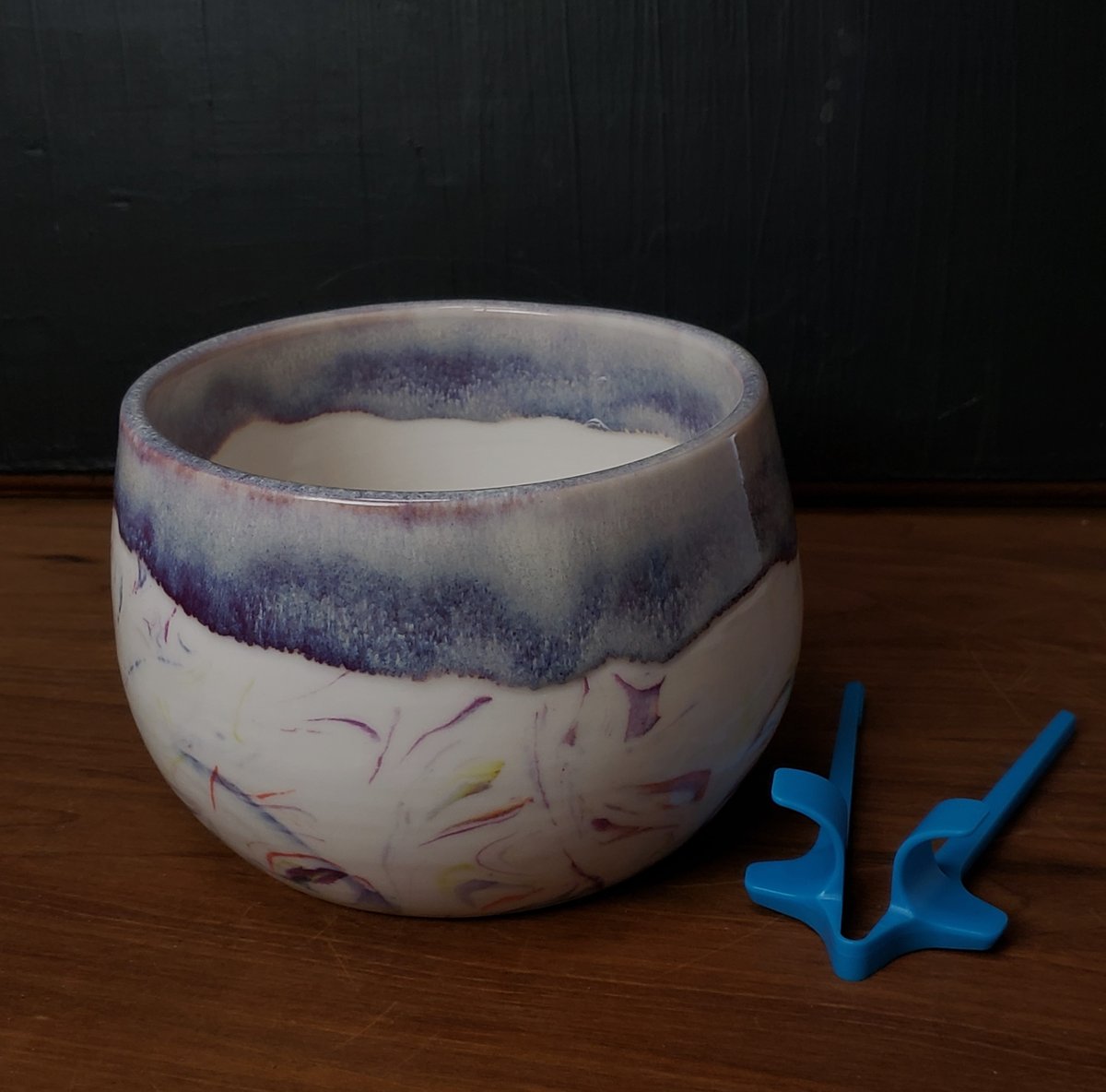 Image of 3 cup Marbled Snack Bowl with Snack Tongs 04202509