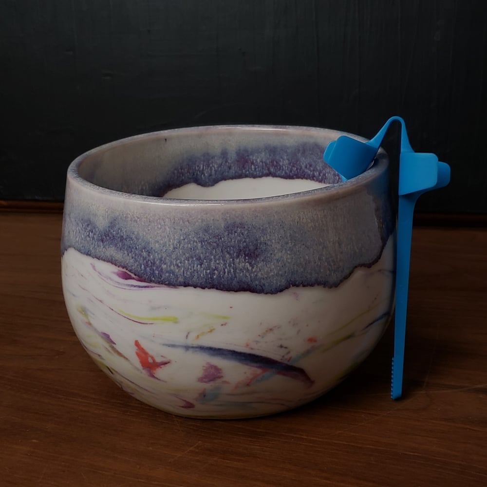 Image of 3 cup Marbled Snack Bowl with Snack Tongs 04202509
