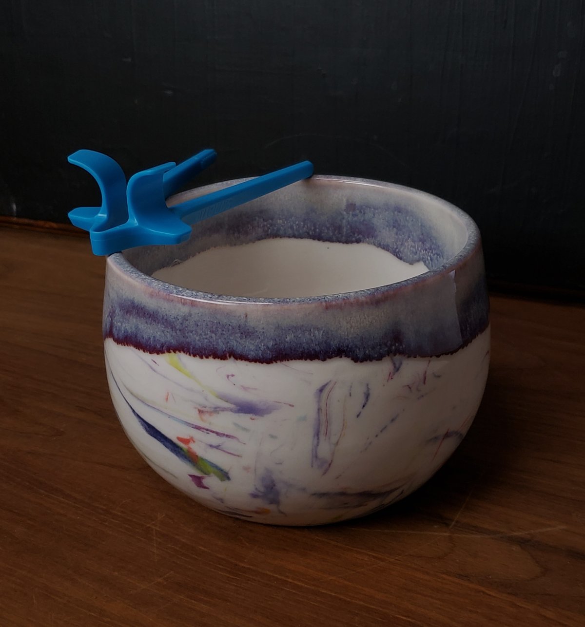 Image of 3 cup Marbled Snack Bowl with Snack Tongs 04202509