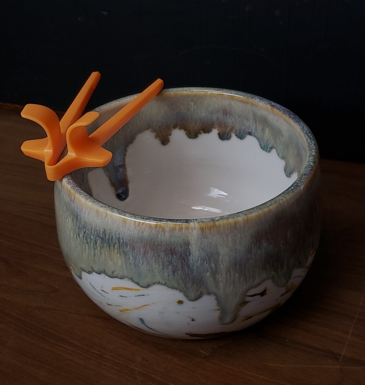 Image of 3 cup Marbled Snack Bowl with Snack Tongs 042025010