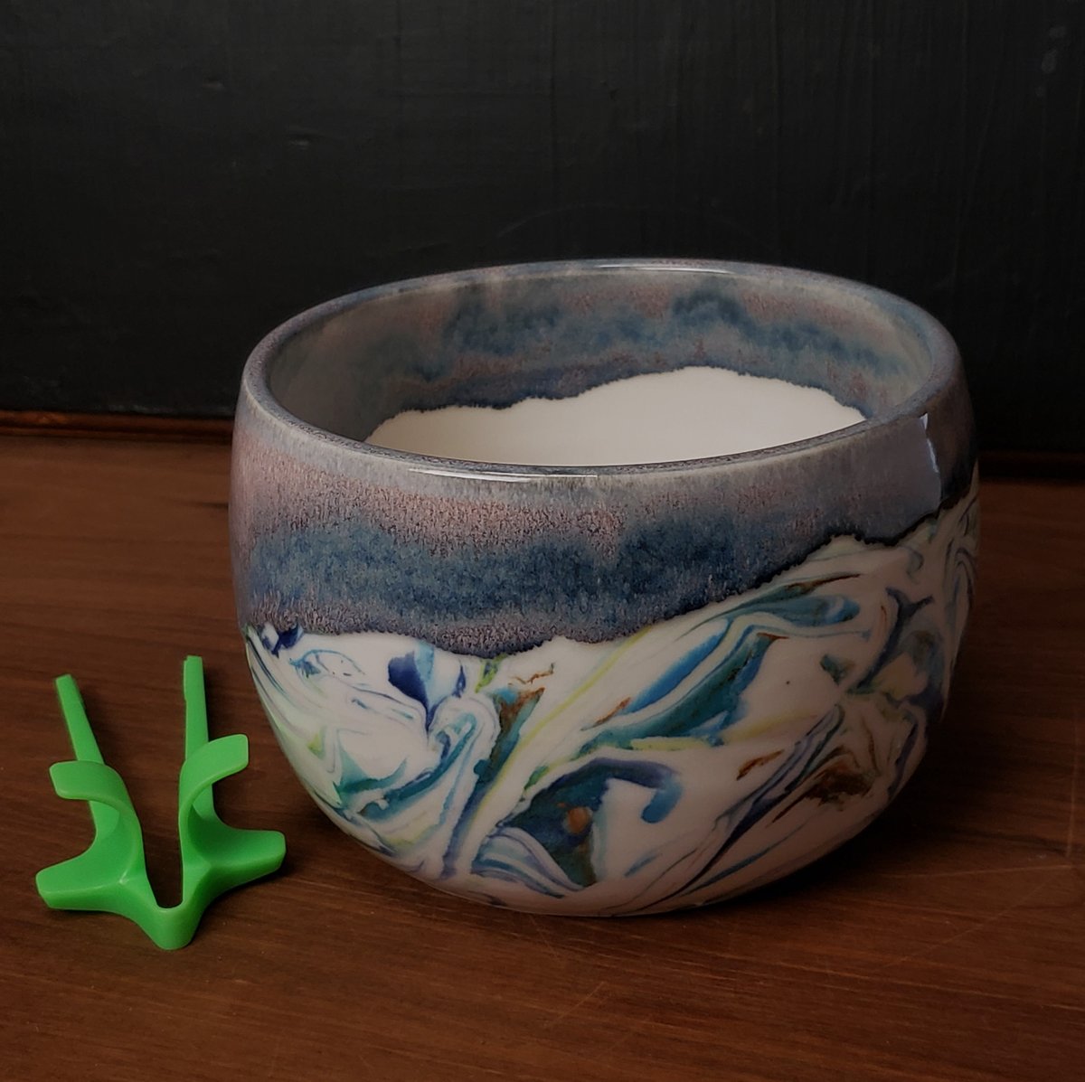 Image of 3 cup Marbled Snack Bowl with Snack Tongs 042025011
