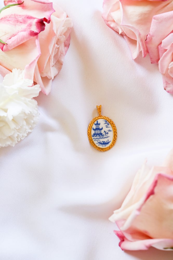 Image of Vintage Spode "Blue Window" Pendant from England with Certificate of Authenticity 