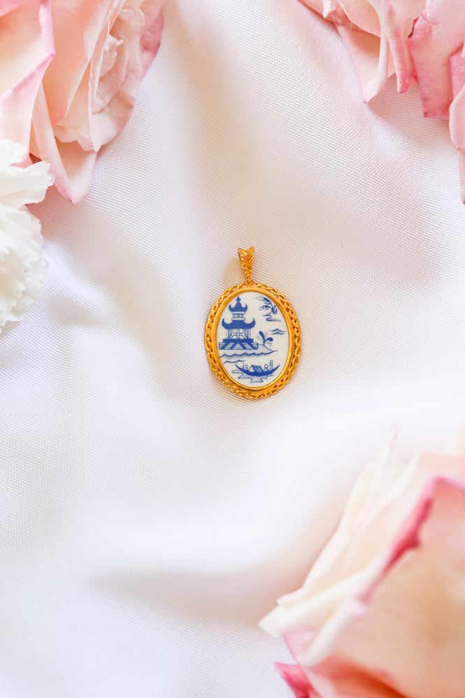 Image of Vintage Spode "Blue Window" Pendant from England with Certificate of Authenticity 