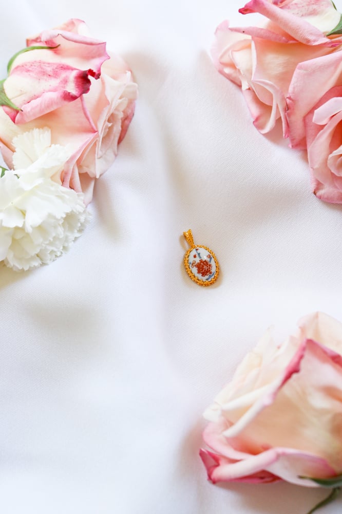 Image of Vintage Goldimari Porcelain Pendant from Japan