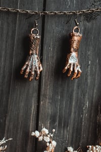 Image 2 of Grasping 