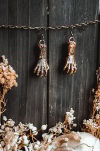 Image 4 of Grasping 