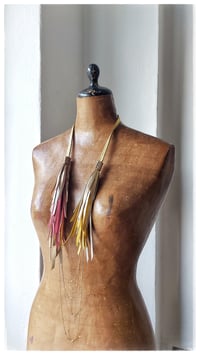 Image 5 of Collana in pelle artigianale NINFA CHAINS - Assolo 54/2025 - "India"
