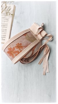 Image 3 of Cintura artigianale in pelle stampata al naturale OBI FLORA - Assolo 56/2025 - "Estasi" 