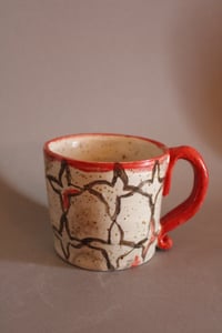 Image 2 of Taza roja y negra