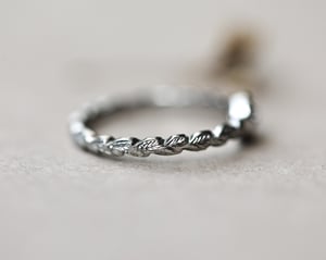 Image of Platinum 4.2mm Rose-cut diamond laurel leaf ring (LON249)