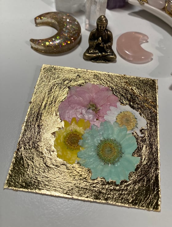 Image of Floral shimmer 🩵🌼💫✨