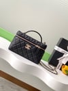 CC Top Handle Heart Logo