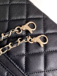 Image 6 of CC Top Handle Heart Logo
