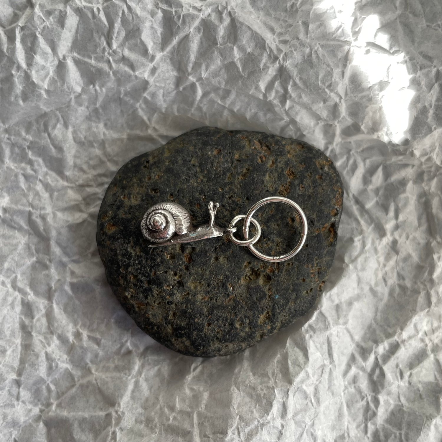 Snail dangler