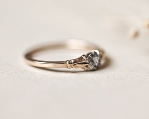 Image of 18ct gold and Platinum 'Fleur de Lys' rose-cut diamond ring (LON251)