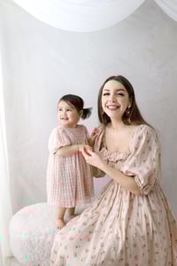 Image 1 of MOTHERHOOD SESSIONS -𝕃𝕀𝕄𝕀𝕋𝔼𝔻 𝔸𝕍𝔸𝕀𝕃𝔸𝔹𝕀𝕃𝕀𝕋𝕐