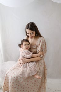 Image 3 of MOTHERHOOD SESSIONS -𝕃𝕀𝕄𝕀𝕋𝔼𝔻 𝔸𝕍𝔸𝕀𝕃𝔸𝔹𝕀𝕃𝕀𝕋𝕐