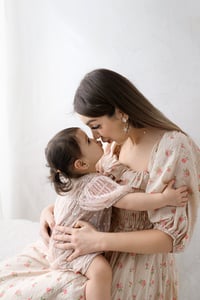 Image 2 of MOTHERHOOD SESSIONS -𝕃𝕀𝕄𝕀𝕋𝔼𝔻 𝔸𝕍𝔸𝕀𝕃𝔸𝔹𝕀𝕃𝕀𝕋𝕐