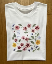 Image 4 of TEE-SHIRT blanc "ONE STEP AT A TIME" - Collab' COUCOU ILLUSTRATION