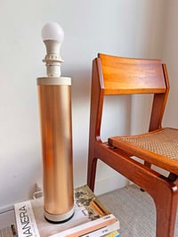 Image 4 of LÁMPARA DE MESA COLOR COBRE