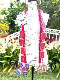 Image 1 of 2025 Graduation Lei 
