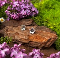 Image 1 of Flowers ear stud  2 