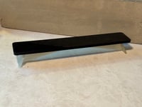Image 2 of Brunndies' Bench (Black Benchtop)