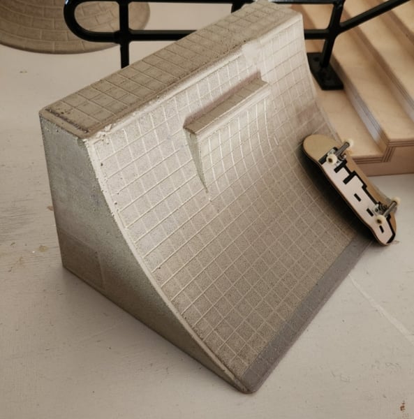 Image of Lg Cement quarter pipe plus Free curb 