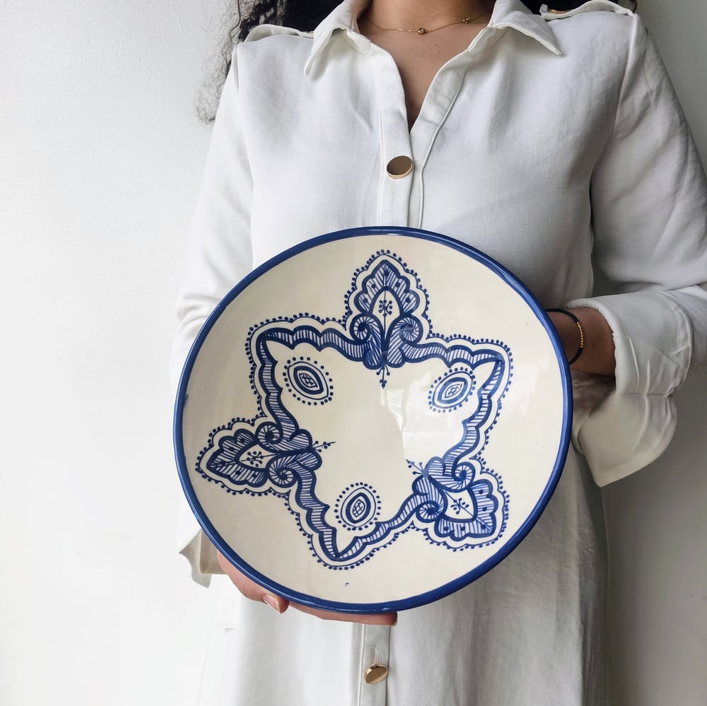 Image of LARGE CERAMIC BOWL - BLUE & WHITE - Sunshine Collection