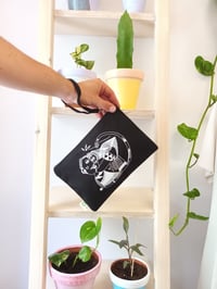 Image 2 of The Kiss Clutch: Black - White