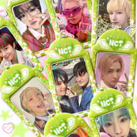 Image 2 of Neo Got My Back Photocard Holder Keychain