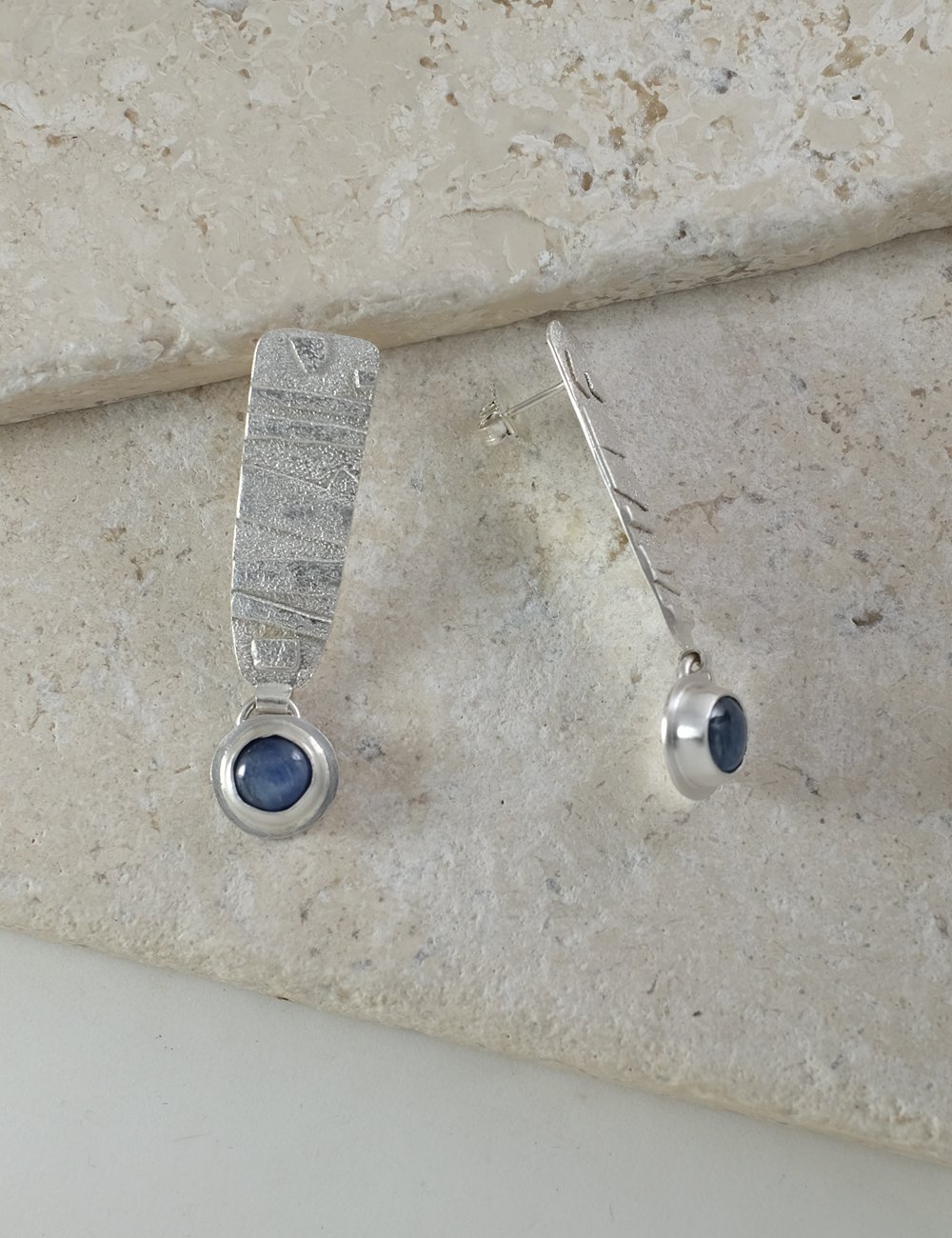 Image of Reticulated Agentium Silver & Kyanite