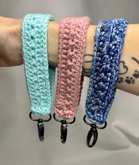 Image 1 of Wristlet Keychains - Daisy Pattern