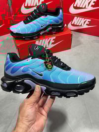 Image 6 of Mens T9s (1:1)