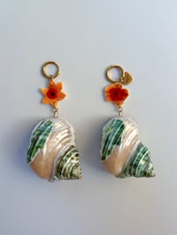 Image 1 of butter yellow narcissus earrings 