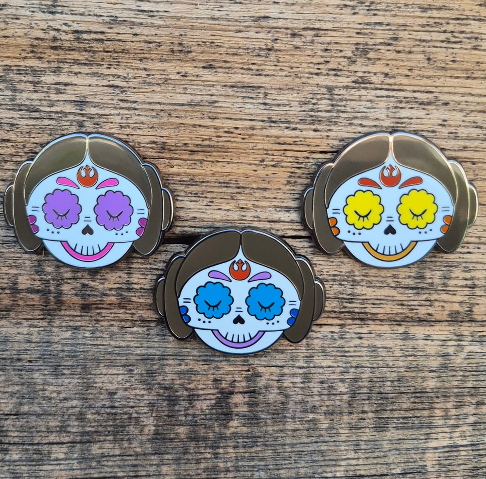 Leia Calaverita Enamel Pin