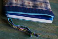 Image 4 of Zipper Book Sleeve / Kindle Pouch – Padded Cover in Vintage Fabric