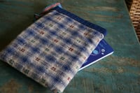 Image 2 of Zipper Book Sleeve / Kindle Pouch – Padded Cover in Vintage Fabric