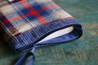 Image 3 of Zipper Book Sleeve / Kindle Pouch – Padded Cover in Vintage Fabric