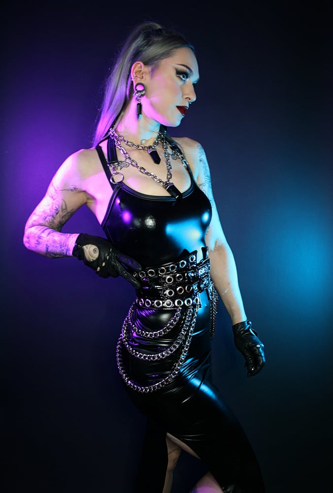 Image of SAMPLE SALE - LOVE HURTS BELT