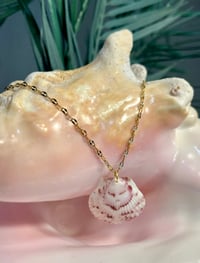Image 2 of White + Pink Scallop Shell Necklace N111