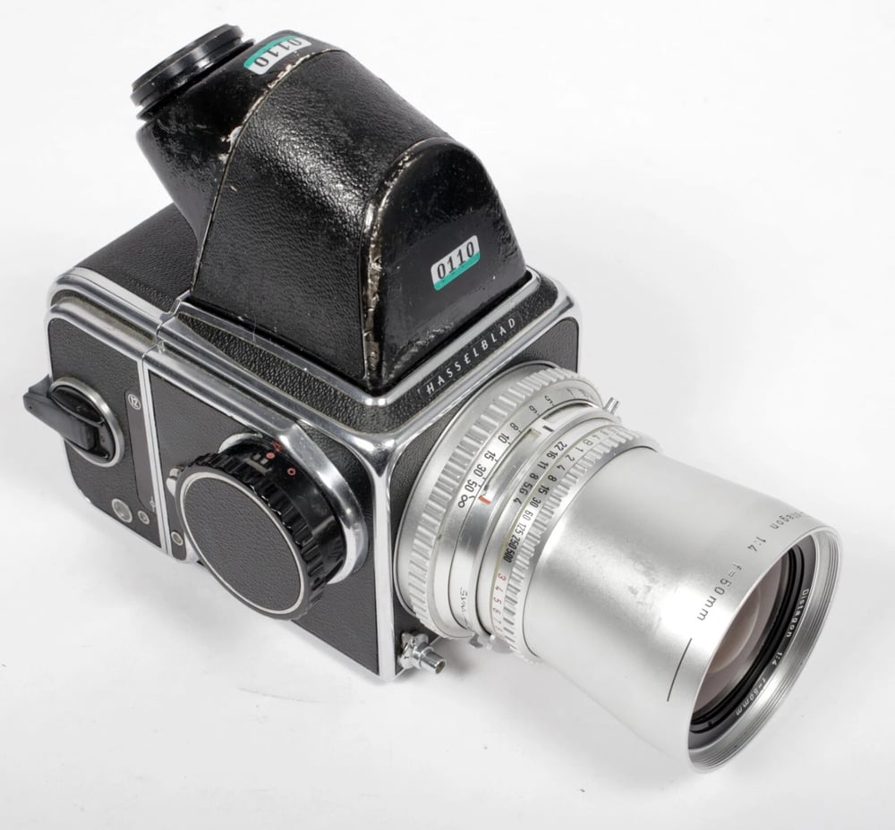 Image of Hasselblad 500C camera w/ Distagon 50mm F4 lens + A12 Back + NC2 prism #0110