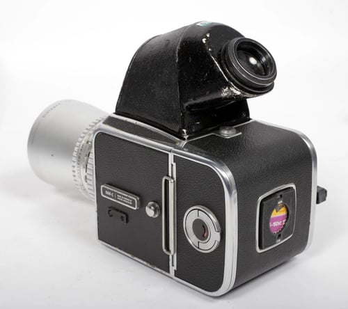 Image of Hasselblad 500C camera w/ Distagon 50mm F4 lens + A12 Back + NC2 prism #0110