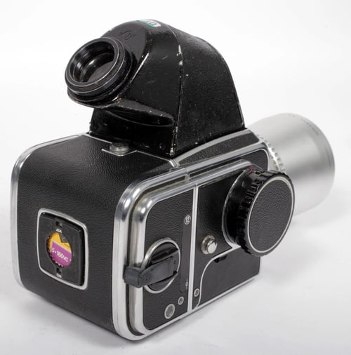 Image of Hasselblad 500C camera w/ Distagon 50mm F4 lens + A12 Back + NC2 prism #0110