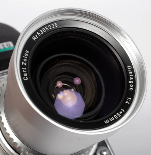 Image of Hasselblad 500C camera w/ Distagon 50mm F4 lens + A12 Back + NC2 prism #0110