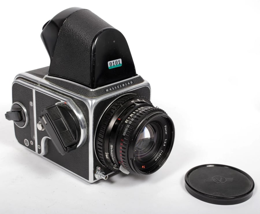 Image of Hasselblad 500C/M camera w/ T* Planar 80mm F2.8 C lens + A12 Back + NC2 Prism #0101