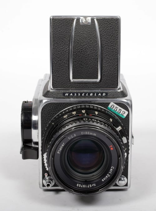 Image of Hasselblad 500C/M camera w/ T* Planar 80mm F2.8 C lens + A12 Back + WLF #0552